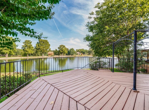 9 Country Lake Drive, Carrollton, TX 75006