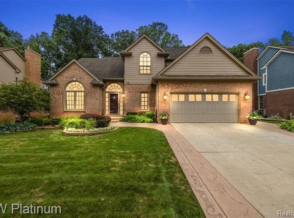 691 Lake Ridge Road, Rochester Hills, MI 48307