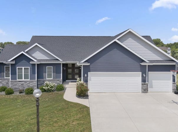2620 E Ontario Lane, Warsaw, IN 46582