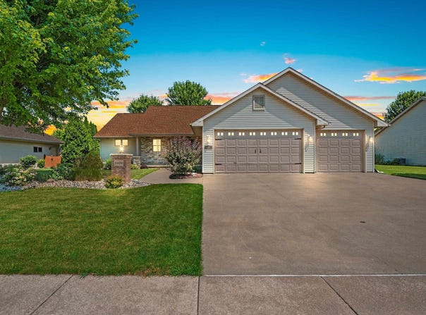 2450 MANCHESTER Drive, KAUKAUNA, WI 54130