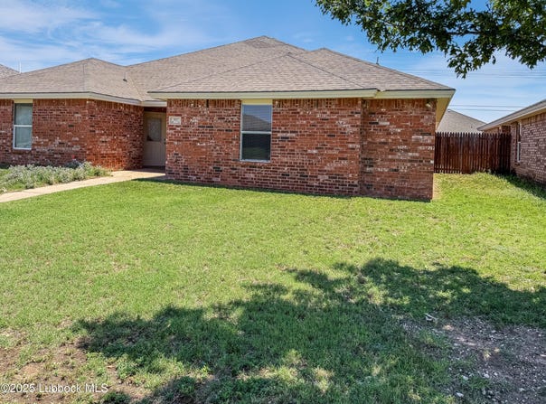 912 N Bangor Avenue, Lubbock, TX 79416