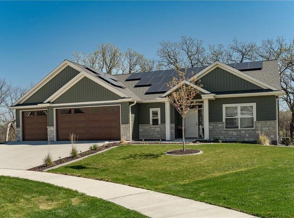 2214 Red Pine Lane SW, Rochester, MN 55902