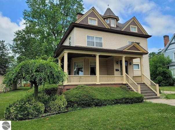 207 N Pine River Street, Ithaca, MI 48847