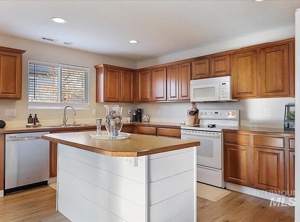 362 Lil Robert Ct., Kuna, ID 83634