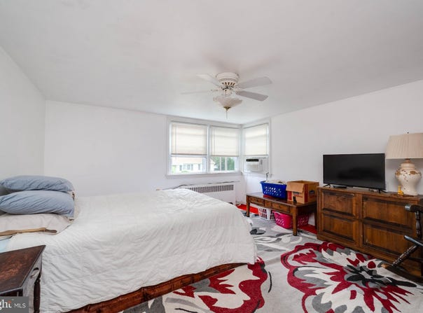 506 CENTRE STREET, READING, PA 19605