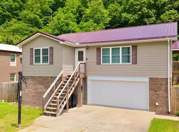 63 Meta Lane, Pikeville, KY 41501