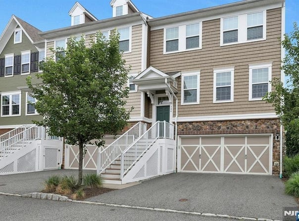 704 Cottonwood 704, Cresskill, NJ 07626