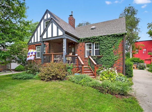 2709 41st Place, Des Moines, IA 50310