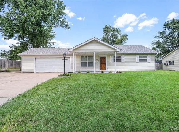 24 Ronnie Drive, O'Fallon, MO 63366