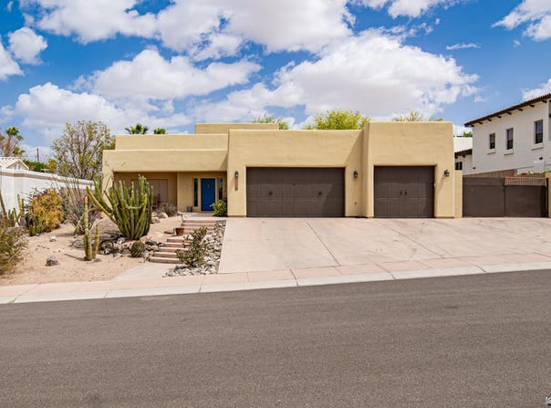 2137 S BLUFFS WY, Yuma, AZ 85365