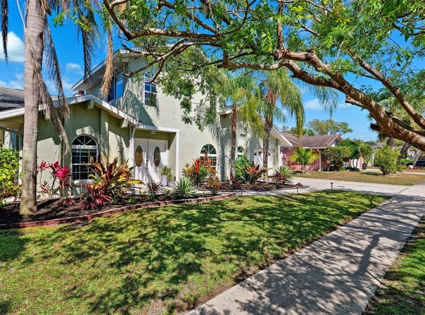 640 KENNETH WAY, TARPON SPRINGS, FL 34689
