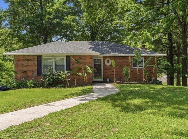 7 Country Club Terrace, Lexington, MO 64067