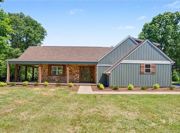 2002 Beckin Drive, Floyds Knobs, IN 47119