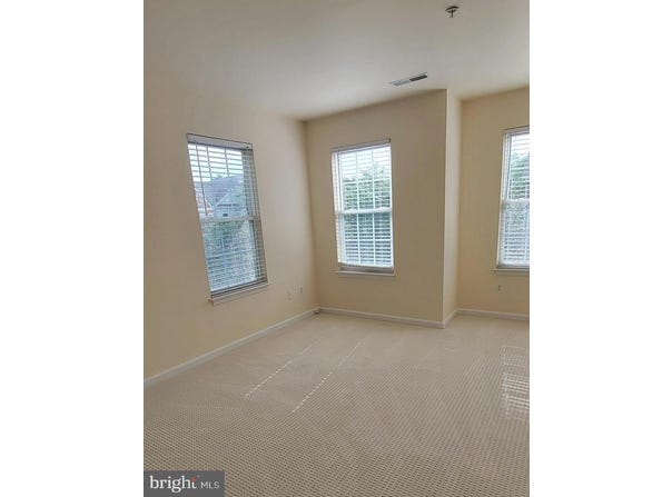 25206 DUNVEGAN SQUARE, CHANTILLY, VA 20152
