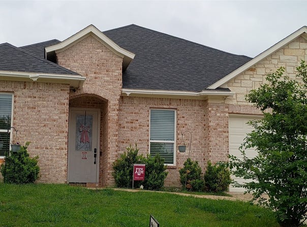 2806 Hackberry Drive, Ennis, TX 75119