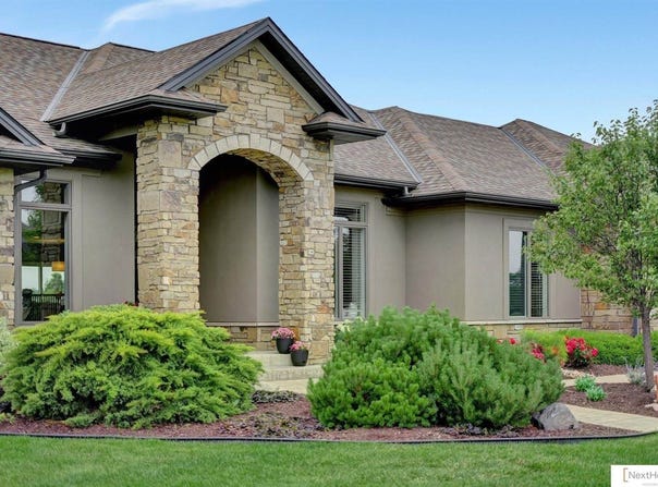 3211 West Covered Bridge Drive, Lincoln, NE 68523