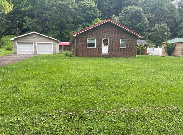 2610 Browns Creek Road, Saint Albans, WV 25177