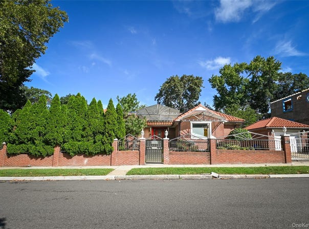 14527 13th Avenue, Whitestone, NY 11357