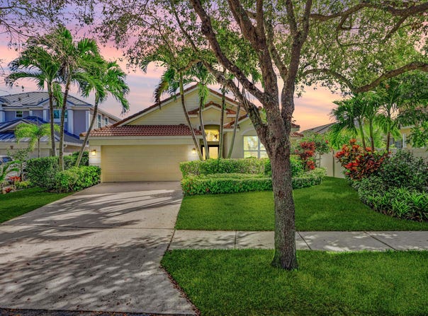 523 Canoe Point, Delray Beach, FL 33444