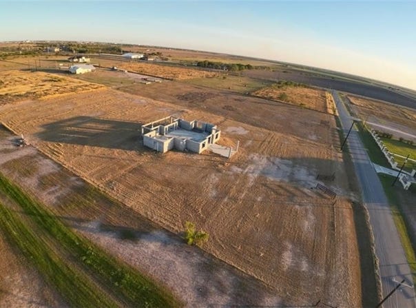 621 S J Hernandez Street, Weslaco, TX 78596