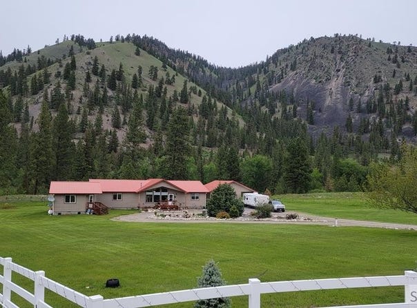 10 Cameron Drive, North Fork, ID 83466