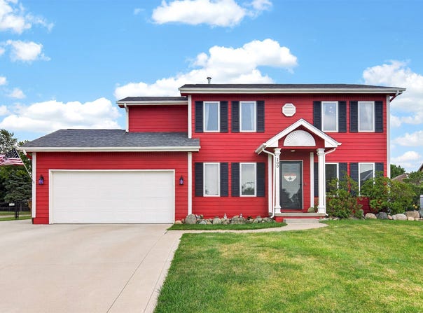 100 SW Hickory Glen, Grimes, IA 50111