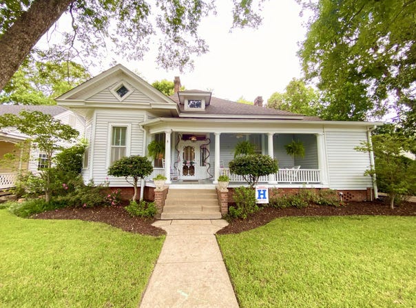 215 3rd Ave S, Columbus, MS 39701