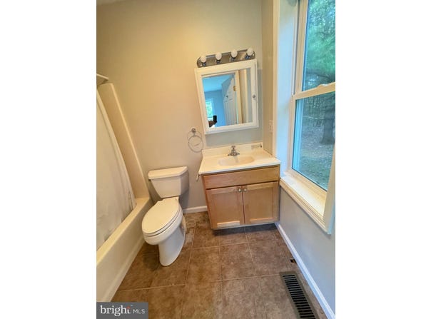 66 HUMMINGBIRD DRIVE, JIM THORPE, PA 18229