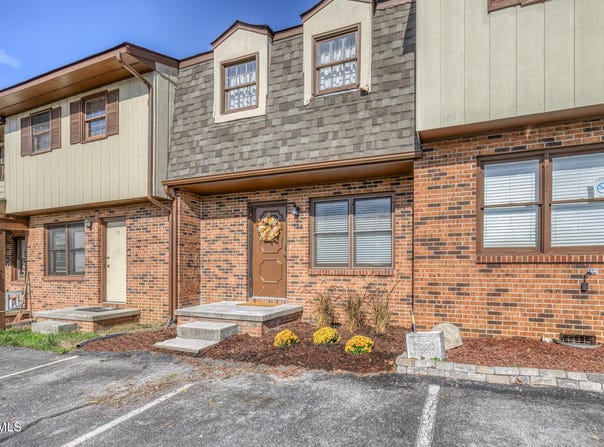 124 Oakcrest Circle, Bristol, VA 24201