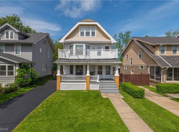 1296 Cook Avenue, Lakewood, OH 44107