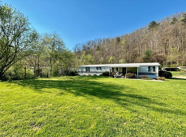 74 Castle Fork, Lowmansville, KY 41232