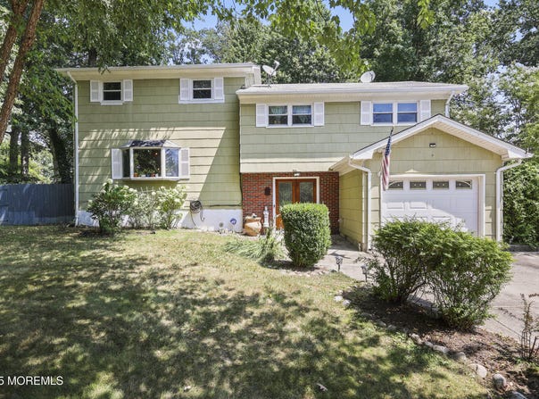 17 David Drive, North Brunswick, NJ 08902