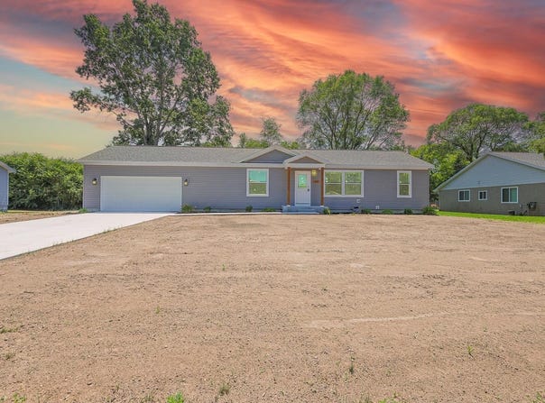 1949 Summerset Drive, Muskegon, MI 49442