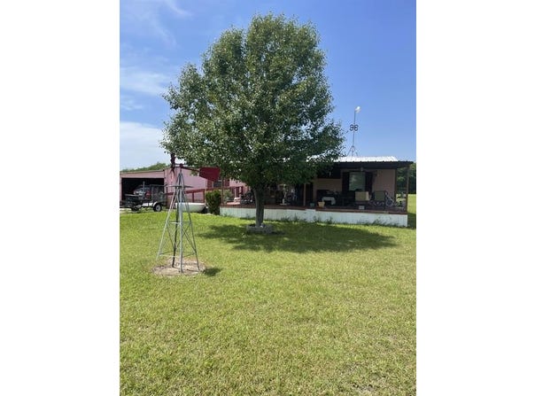 735 Hight Road, Waxahachie, TX 75167