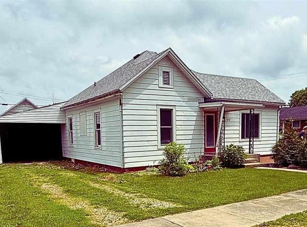 140 N Sycamore Street, Dana, IN 47847