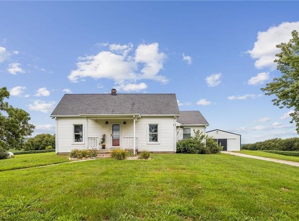 22325 JORDAN Road, Dearborn, MO 64439