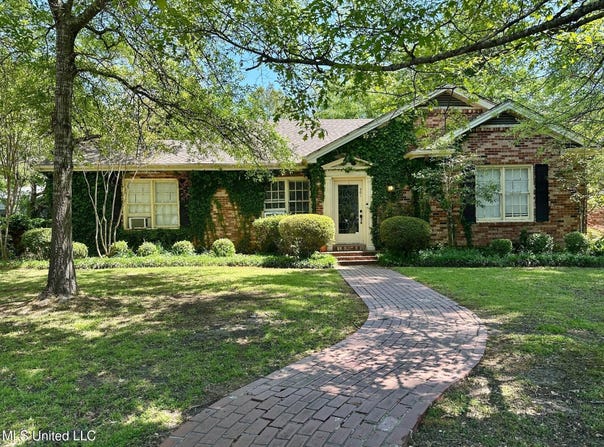 301 S Victoria Avenue, Cleveland, MS 38732