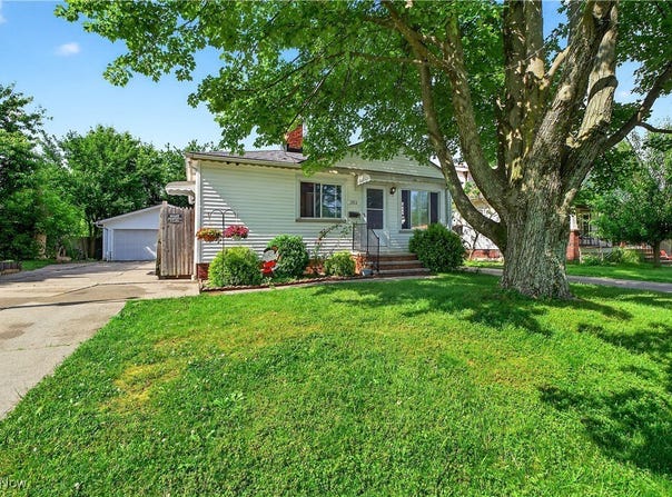 3812 Center Drive, Parma, OH 44134