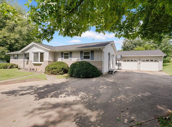 1986 Dixie Highway, Mitchell, IN 47446