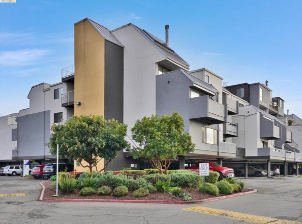 5 Embarcadero W, Oakland, CA 94607