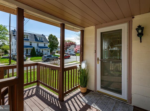20 W FORRESTVIEW ROAD, BROOKHAVEN, PA 19015