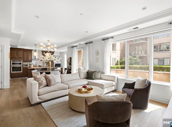 250 Henley Place 206, Weehawken, NJ 07086