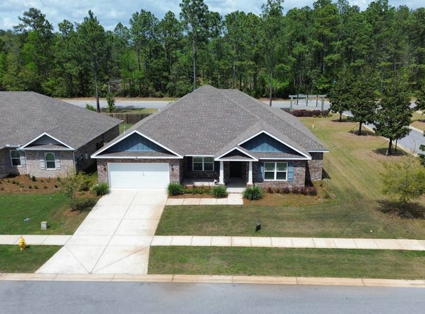 18  W Sky Way, Freeport, FL 32439