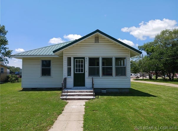 501 S. Oak Street, Versailles, MO 65084