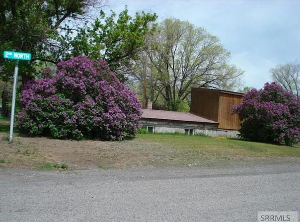 747 W 2nd N, St Anthony, ID 83445