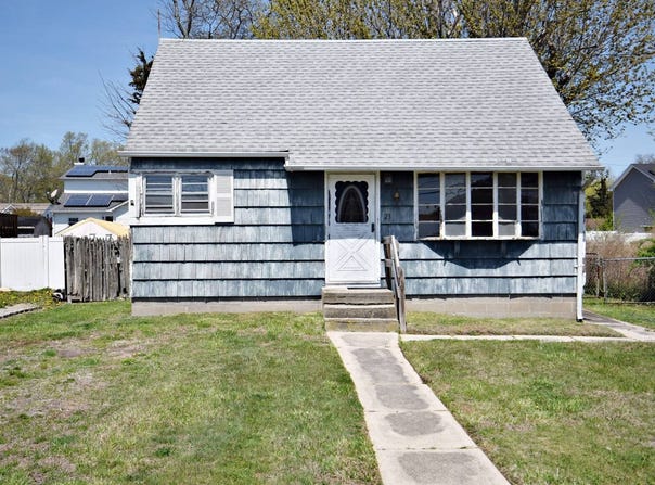 23 Shore Dr, Mastic Beach, NY 11951