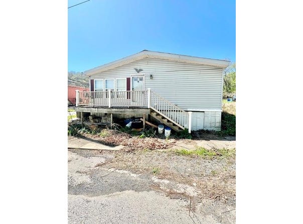 55 Chestnut Street, Driftwood, PA 15832