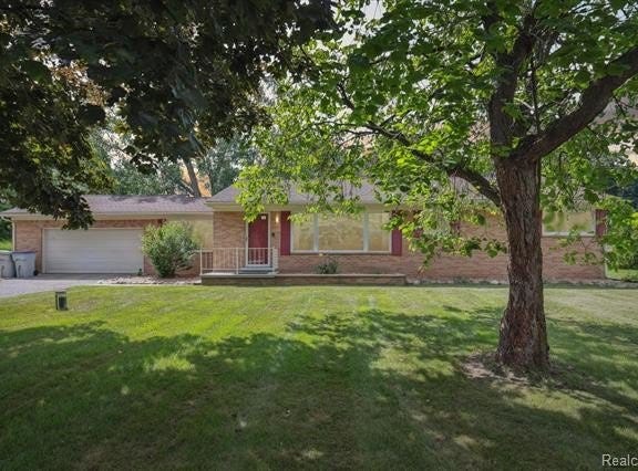 9766 Betty Drive, Brighton, MI 48116