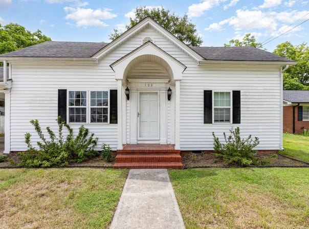 102 S College Avenue, Kenly, NC 27542