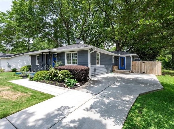 957 Sharon Circle SE, Smyrna, GA 30080